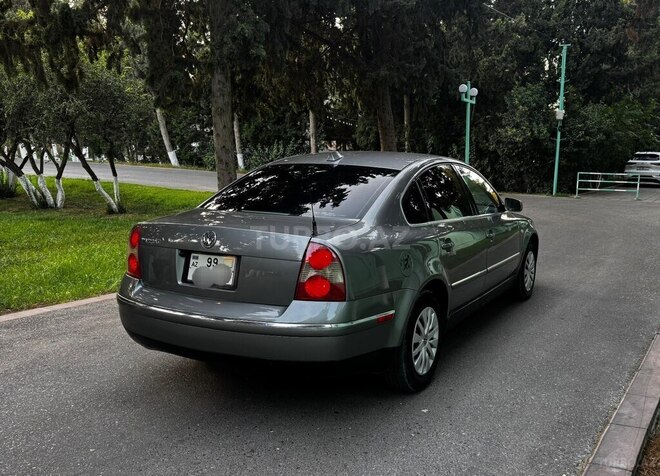 Volkswagen Passat 2003, 245,736 km - 1.8 l - Bakı