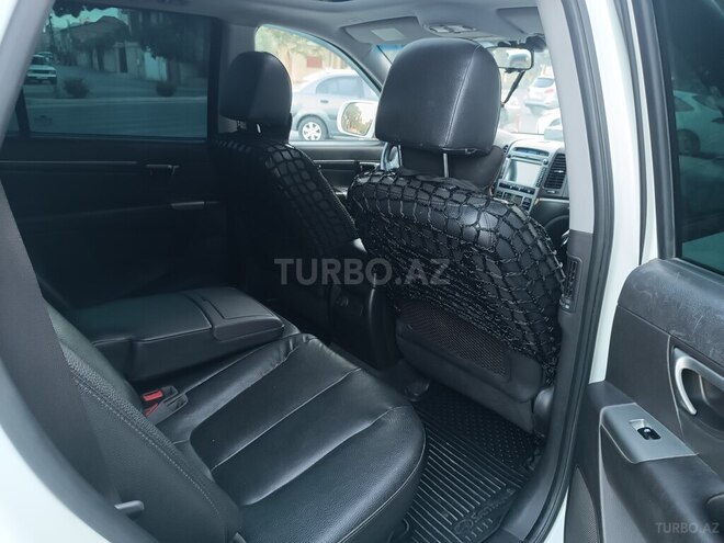Hyundai Santa Fe-13