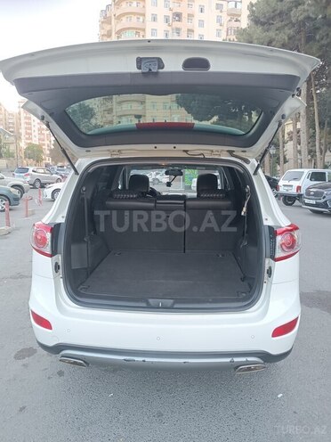 Hyundai Santa Fe-12