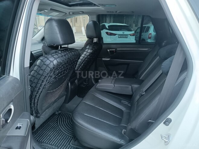 Hyundai Santa Fe-14