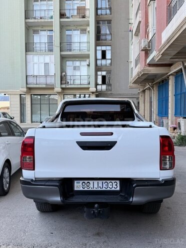 Toyota Hilux 2018, 298,000 km - 2.4 l - Bakı