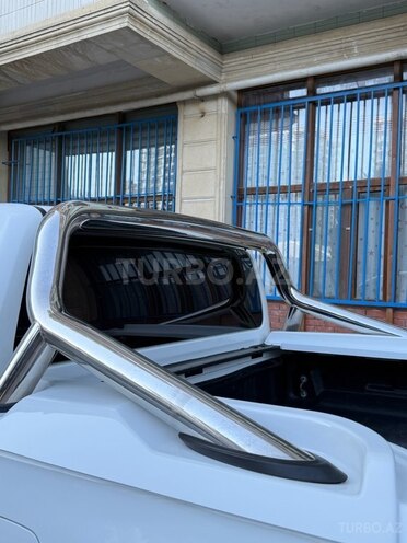 Toyota Hilux 2018, 298,000 km - 2.4 l - Bakı
