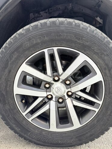 Toyota Hilux 2018, 298,000 km - 2.4 l - Bakı