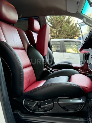 Toyota Hilux 2018, 298,000 km - 2.4 l - Bakı