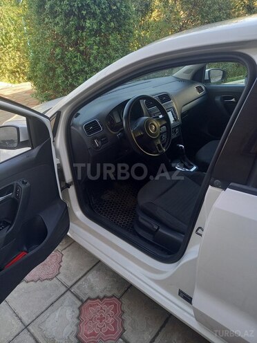 Volkswagen Polo 2011, 200,000 km - 1.4 l - Bakı