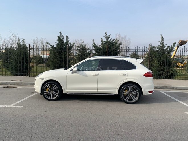 Porsche Cayenne Turbo 2010, 145,000 km - 4.8 l - Bakı