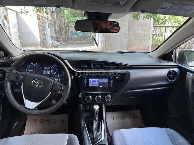 Toyota Corolla 2017, 209,215 km - 1.8 l - Bakı