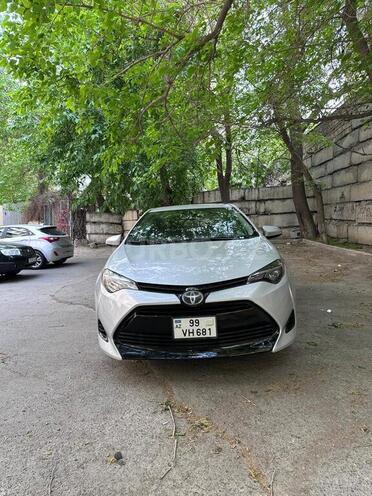 Toyota Corolla 2017, 209,215 km - 1.8 l - Bakı