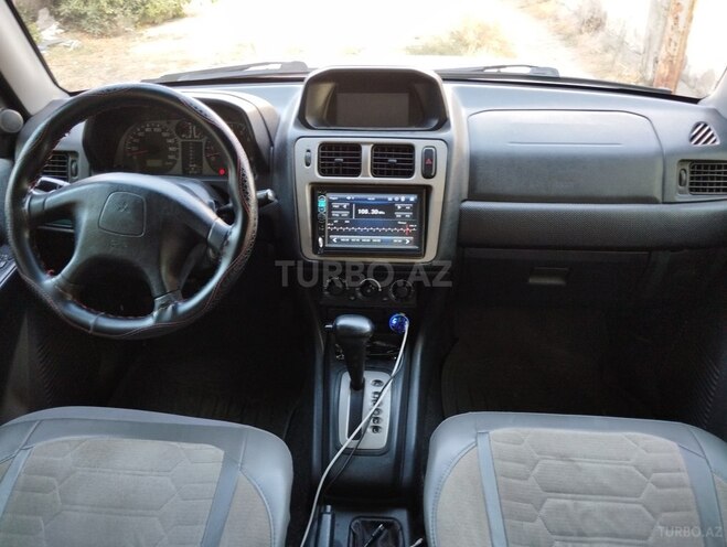 Mitsubishi Pajero io 2001, 551,000 km - 2.0 l - Bakı