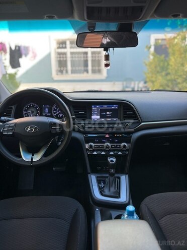 Hyundai Elantra 2019, 87,600 km - 2.0 l - Bakı