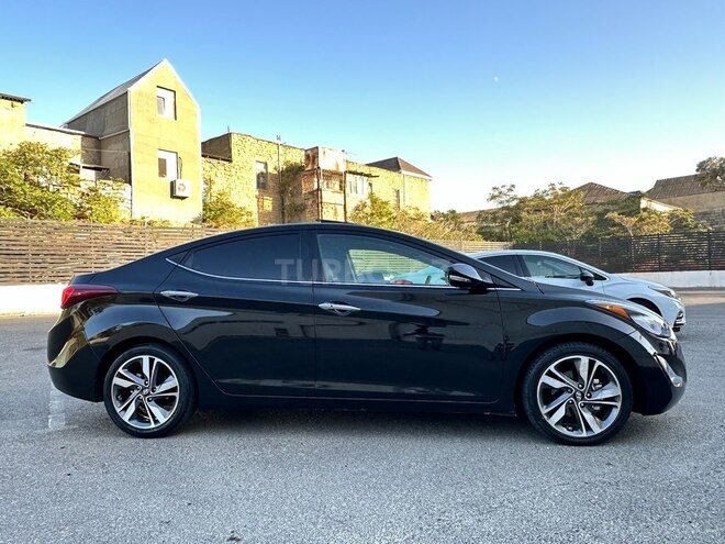 Hyundai Elantra 2015, 120,701 km - 1.8 l - Bakı