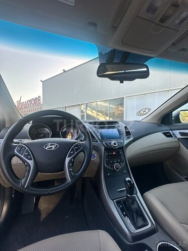 Hyundai Elantra 2015, 120,701 km - 1.8 l - Bakı