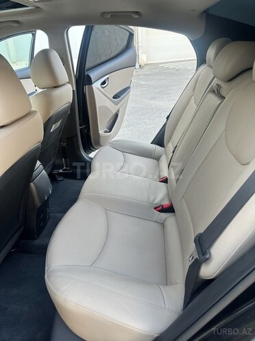 Hyundai Elantra 2015, 120,701 km - 1.8 l - Bakı
