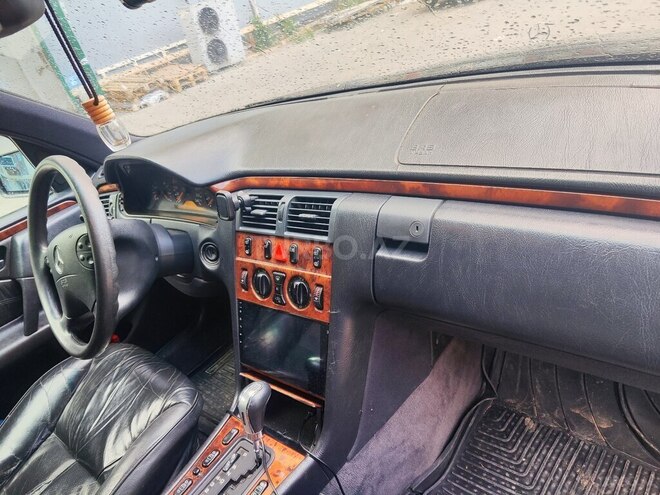 Mercedes E 240 1998, 445,000 km - 2.4 l - Xırdalan