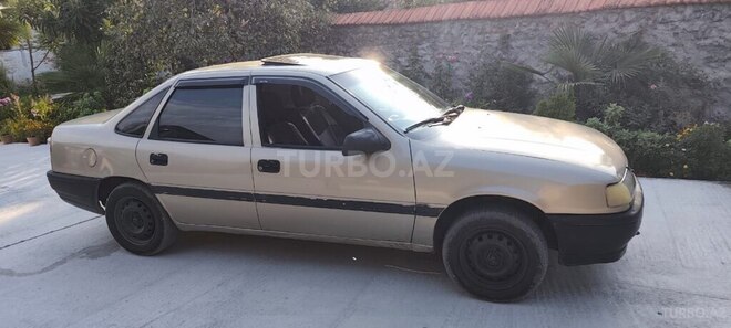 Opel Vectra 1992, 293,000 km - 1.8 l - Zaqatala