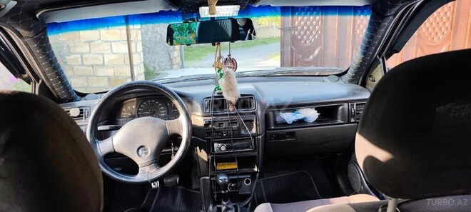 Opel Vectra 1992, 293,000 km - 1.8 l - Zaqatala