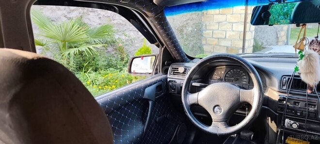 Opel Vectra 1992, 293,000 km - 1.8 l - Zaqatala
