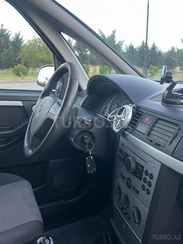 Opel Meriva 2005, 234,000 km - 1.4 l - Quba