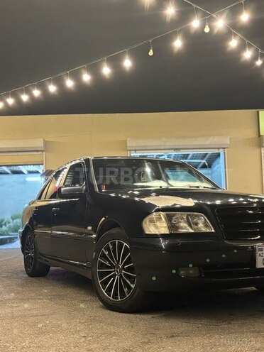 Mercedes C 200 1997, 302,000 km - 2.0 л - Bakı