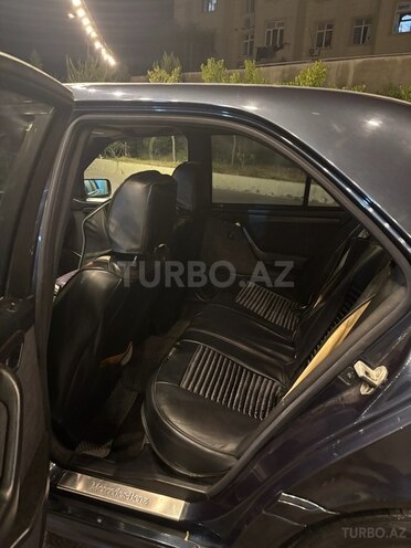 Mercedes C 200 1997, 302,000 km - 2.0 л - Bakı
