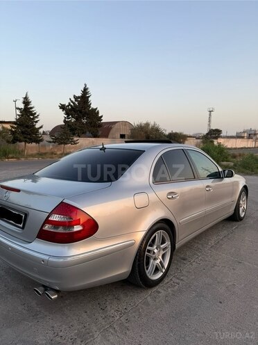 Mercedes E 240 2004, 245,000 km - 2.6 l - Bakı