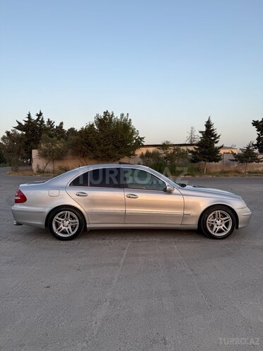Mercedes E 240 2004, 245,000 km - 2.6 l - Bakı