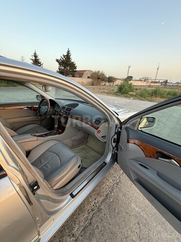 Mercedes E 240 2004, 245,000 km - 2.6 l - Bakı