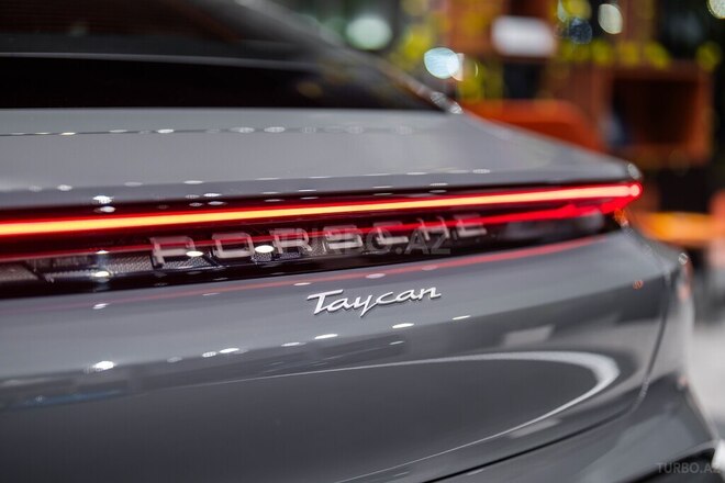 Porsche Taycan-7