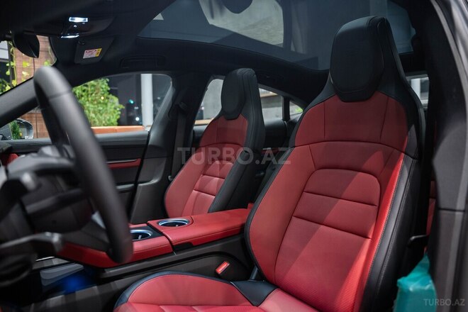 Porsche Taycan-11