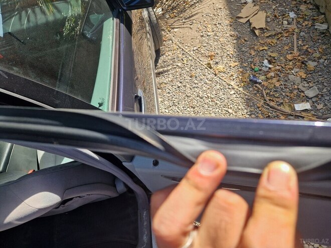 Mercedes C 200 1999, 666,630 km - 2.0 l - Beyləqan