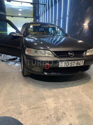 Opel Vectra 1996, 320,000 km - 2.0 l - Sumqayıt