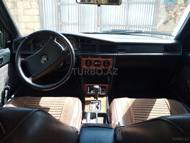 Mercedes 190 1991, 221,615 km - 2.0 л - Sumqayıt