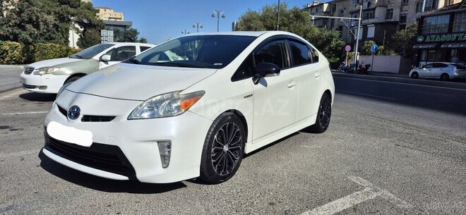 Toyota Prius 2014, 300,000 km - 1.8 l - Bakı