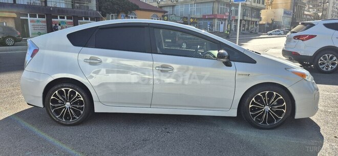Toyota Prius 2014, 300,000 km - 1.8 l - Bakı