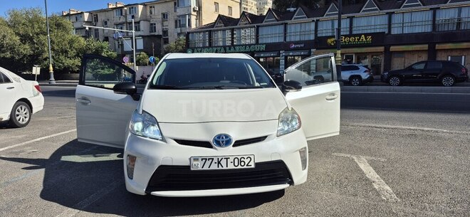 Toyota Prius 2014, 300,000 km - 1.8 l - Bakı