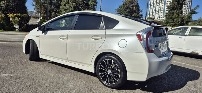 Toyota Prius 2014, 300,000 km - 1.8 l - Bakı