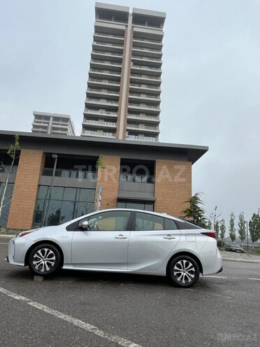 Toyota Prius 2021, 140,000 km - 1.8 l - Bakı