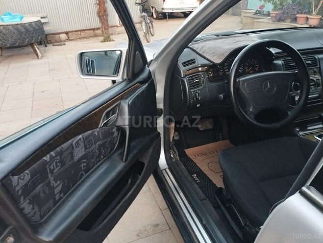 Mercedes E 200 1996, 466,321 km - 2.0 l - Masallı