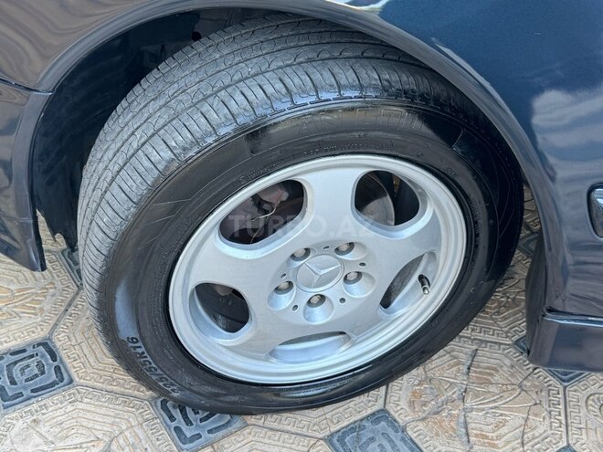 Mercedes E 220 1999, 278,500 km - 2.2 l - Gəncə