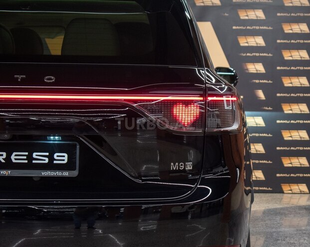 Seres Aito M9-9