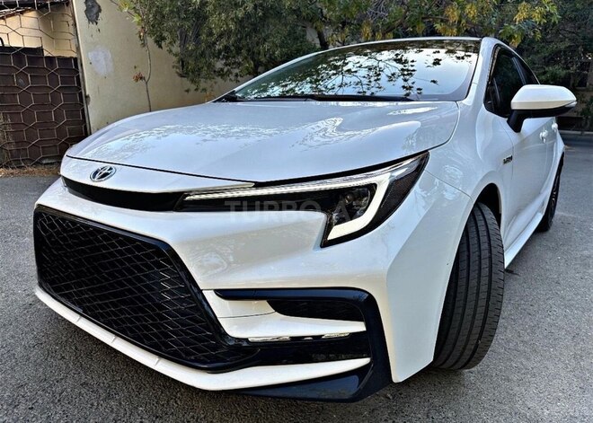 Toyota  2023, 23,000 km - 1.8 л - Bakı