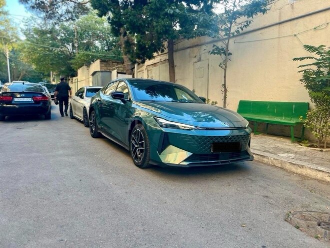 Changan Qiyuan A06 2023, 18,000 km - 1.5 л - Bakı