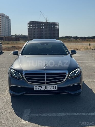 Mercedes E 220 d-1