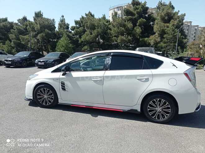 Toyota Prius 2011, 220,000 km - 1.8 l - Bakı