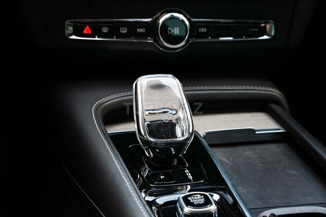 Volvo S90-9