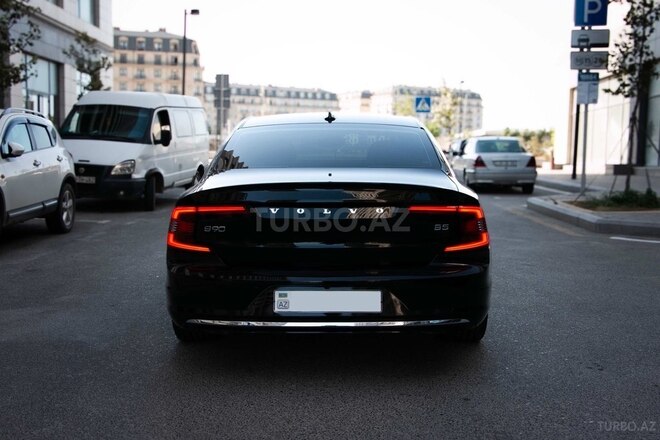 Volvo S90-5