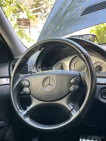 Mercedes E 220 2006, 235,600 km - 2.2 l - Bakı