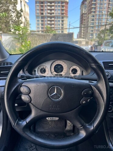 Mercedes E 220 2006, 235,600 km - 2.2 l - Bakı