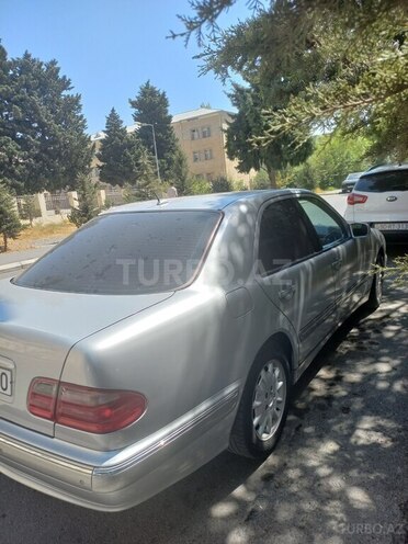 Mercedes E 240 1999, 317,500 km - 2.4 л - Bakı