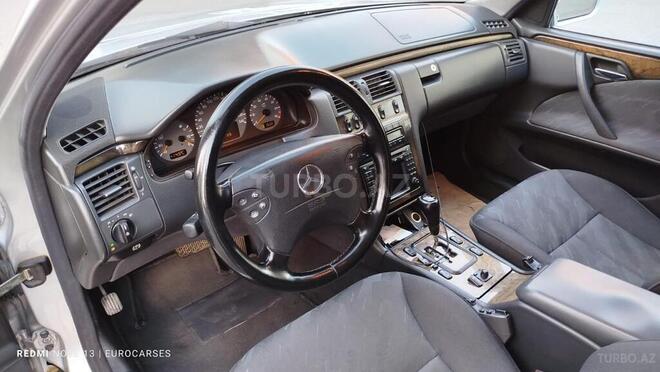 Mercedes E 240 1999, 255,000 km - 2.4 l - Bakı